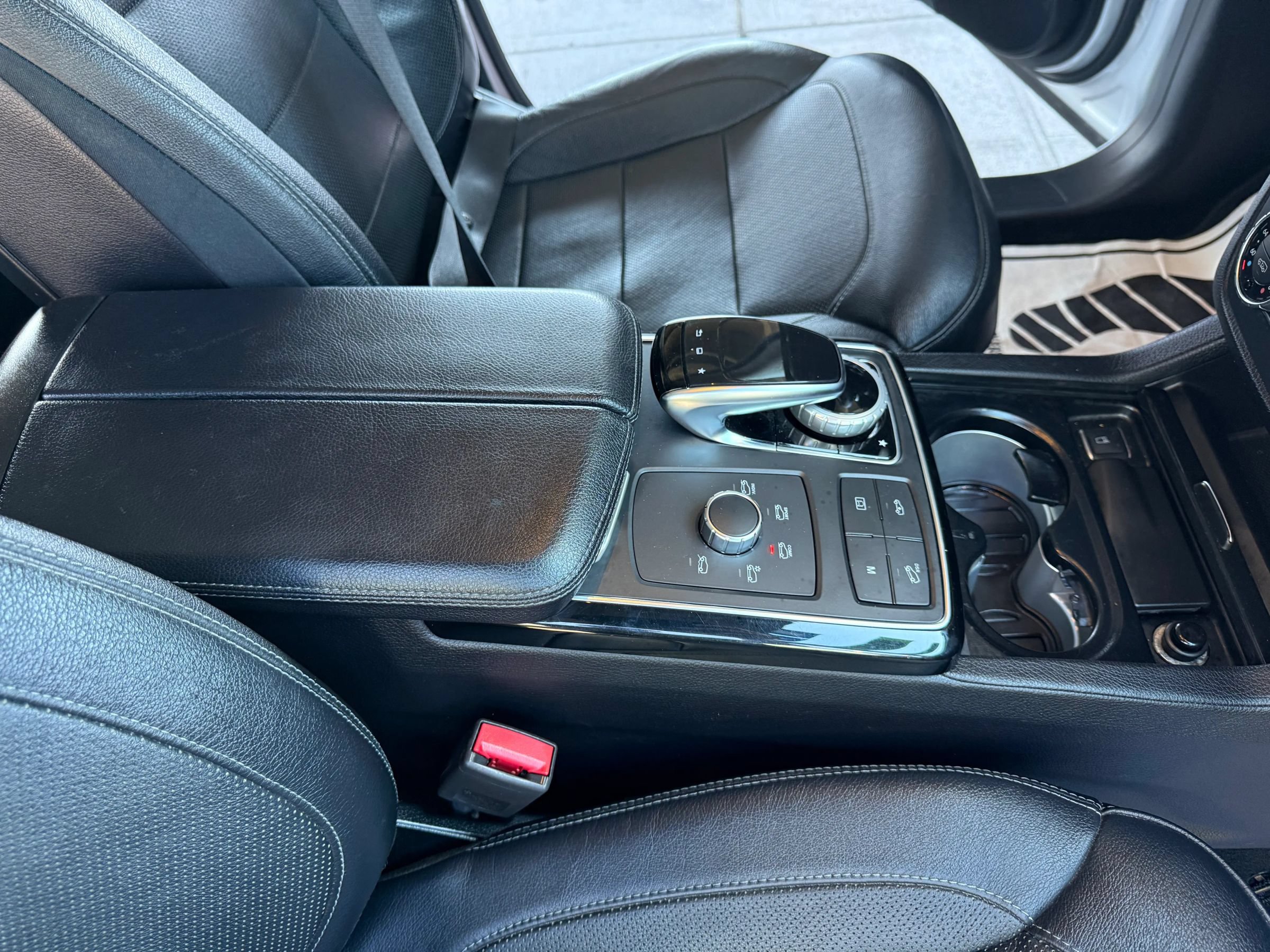 Used 2017 Mercedes-Benz GLS 550 4MATIC image 30