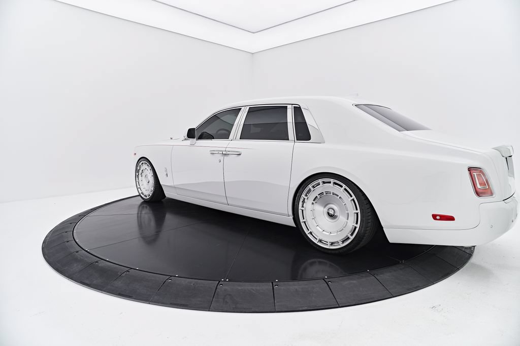 Used 2021 Rolls-Royce Phantom Sedan RWD image 14