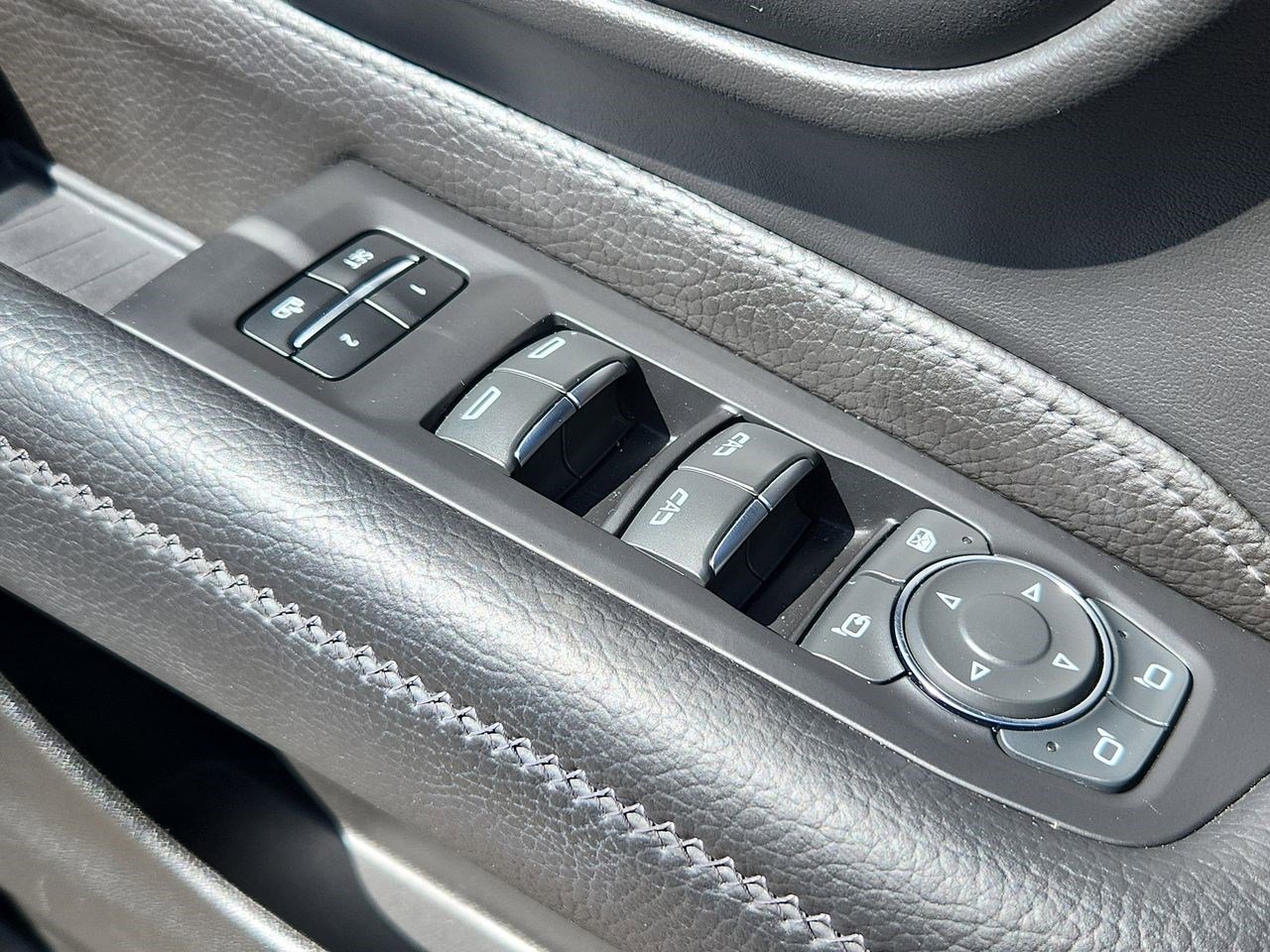 Used 2024 GMC Yukon Denali image 19