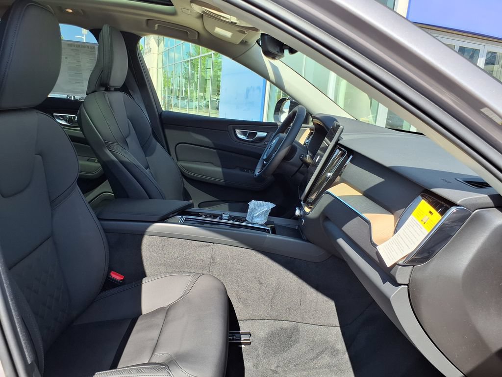 New 2026 Volvo XC60 B5 Plus w/ Protection Package Premier AWD/4WD image 19
