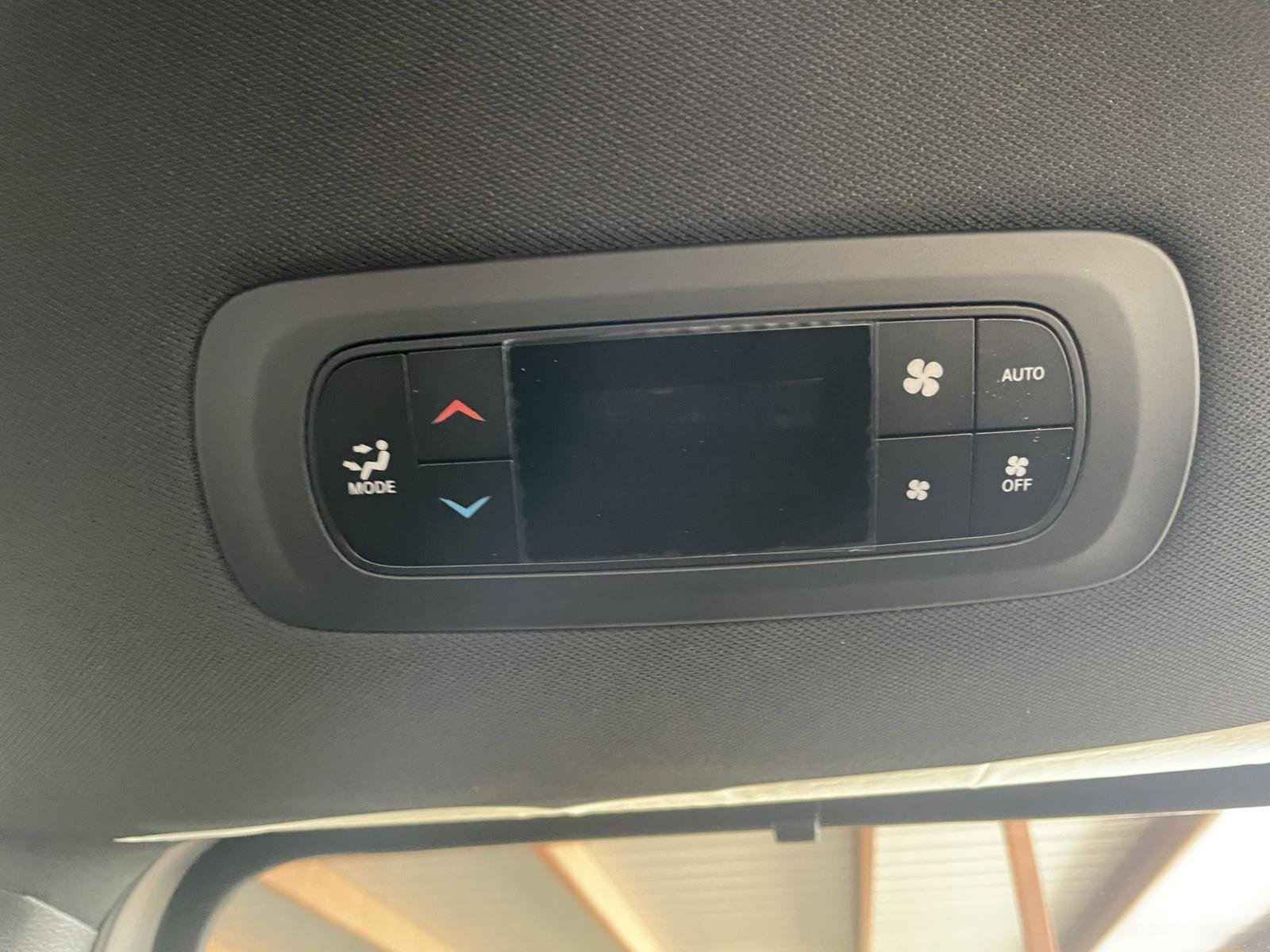 New 2025 Chrysler Pacifica Select w/ Fav Edition Package image 26