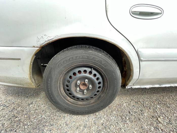 Used 1998 Buick Century Custom FWD image 16