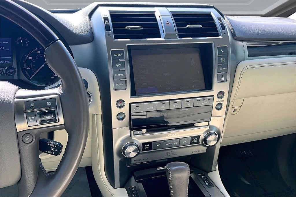 Used 2018 Lexus GX 460 Luxury w/ Preferred Accessory Package AWD/4WD image 9