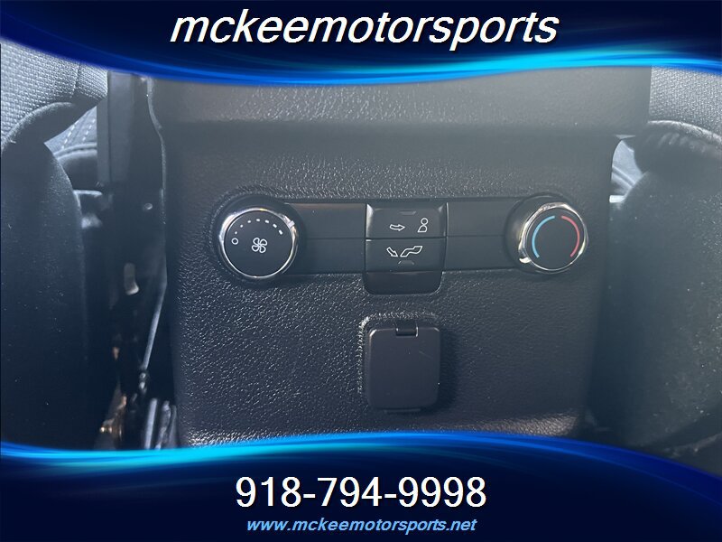 Used 2018 Ford Explorer XLT FWD image 11