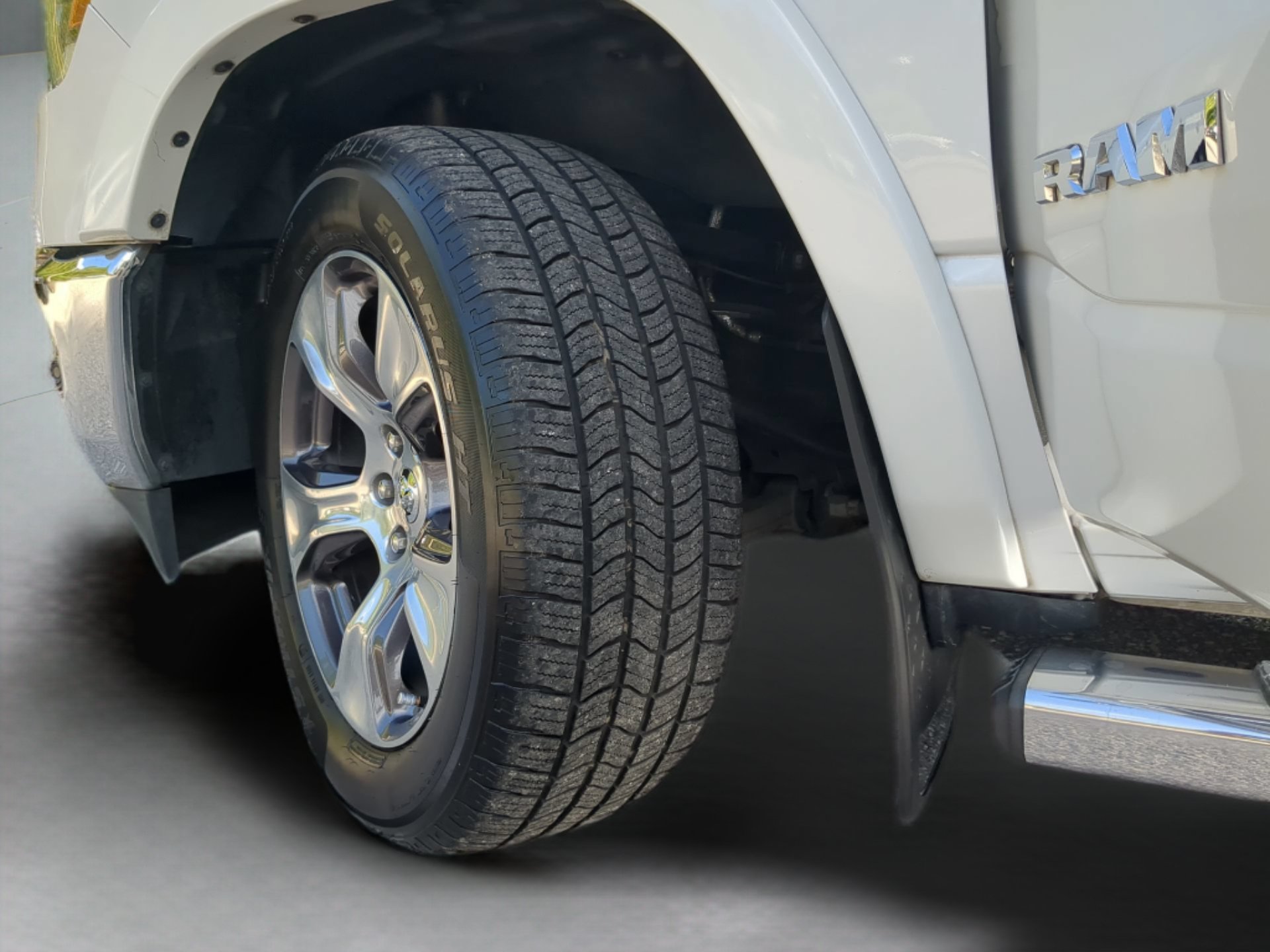 Used 2019 RAM 1500 Laramie AWD/4WD image 74