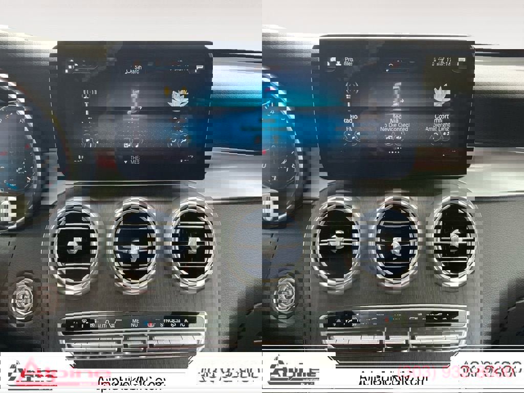 Used 2022 Mercedes-Benz GLC 300 4MATIC image 11