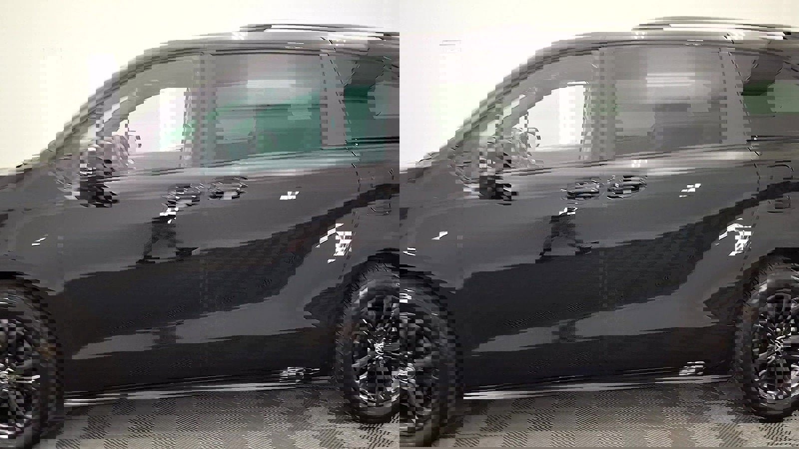 Used 2025 Toyota Sienna XSE w/ XSE Plus Package image 9