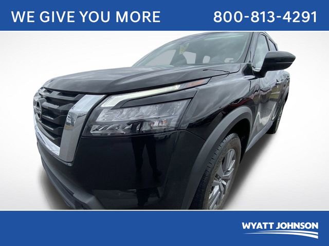 Used 2024 Nissan Pathfinder SV