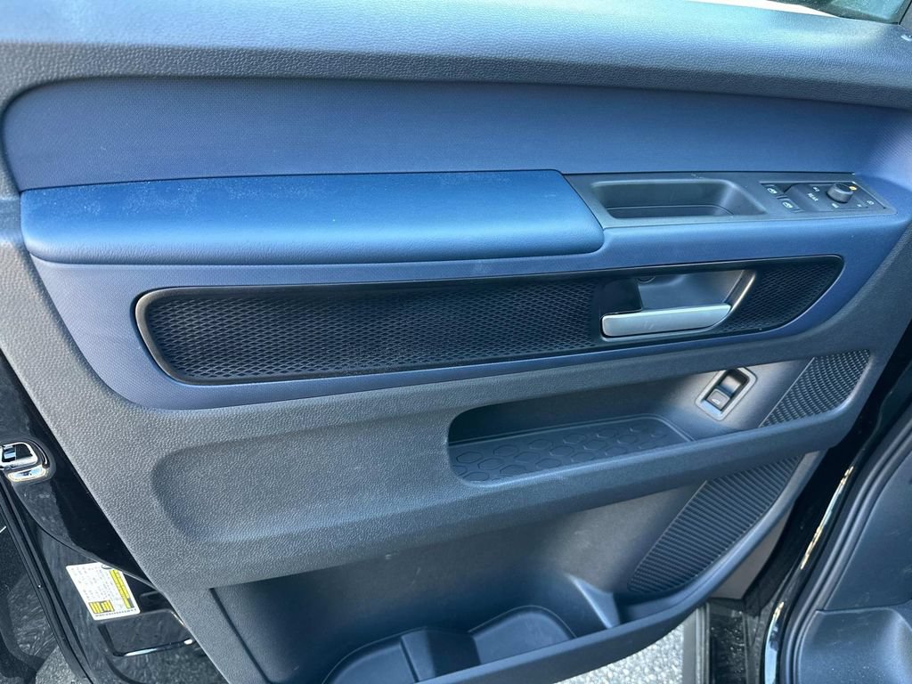 New 2025 Volkswagen ID. Buzz Pro S RWD image 14