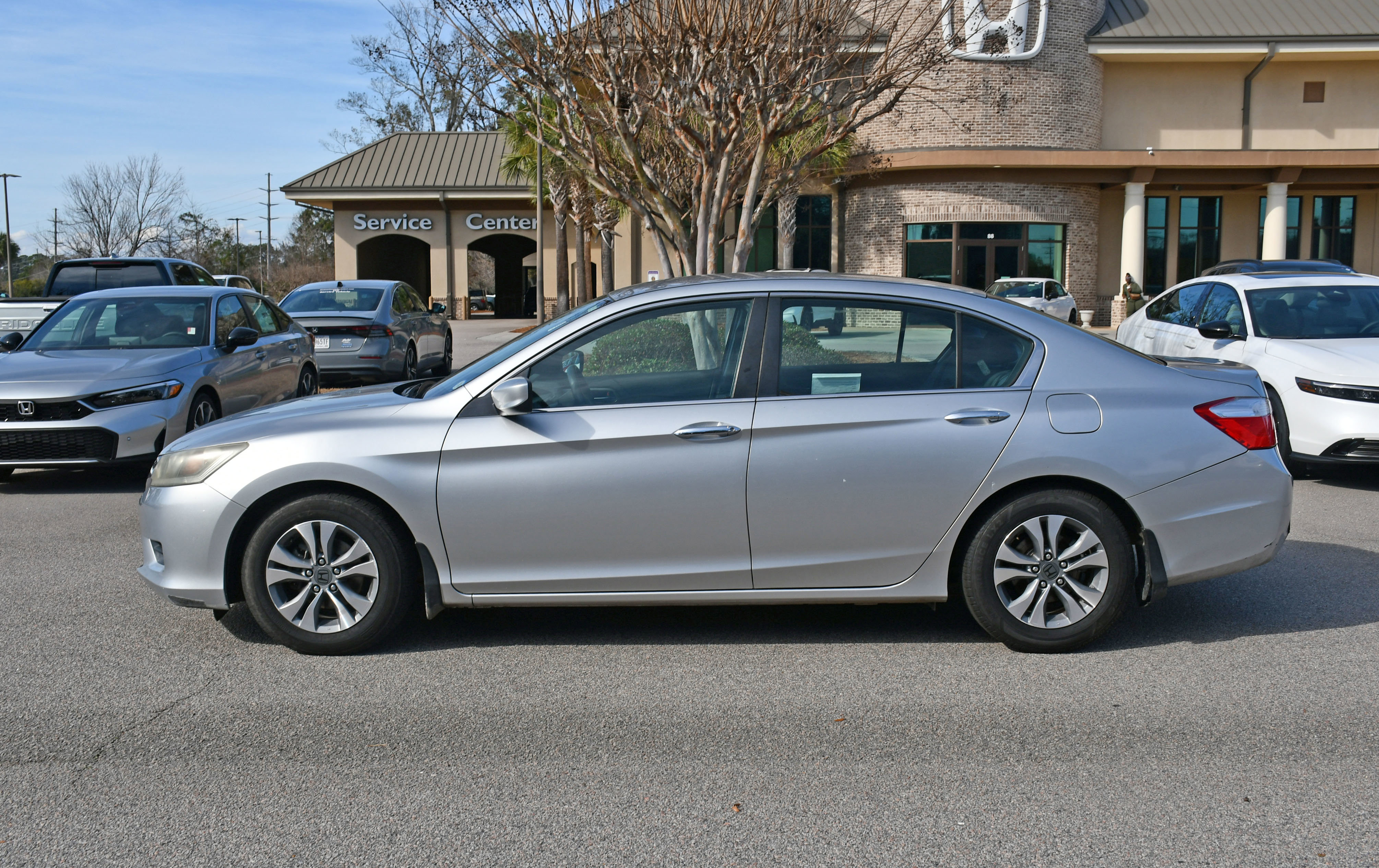Used 2014 Honda Accord LX image 2
