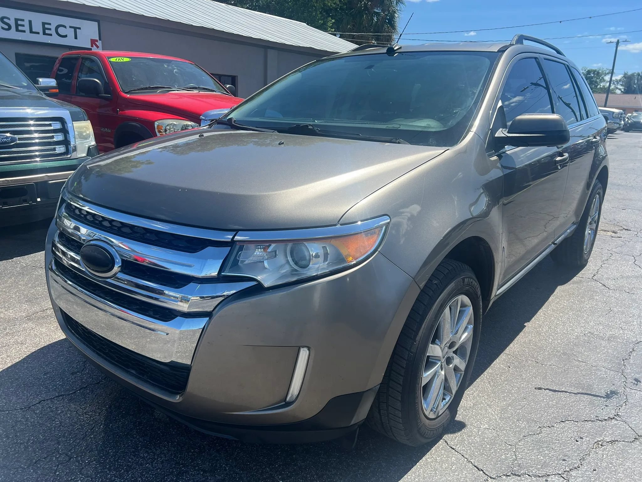 Used 2013 Ford Edge Limited FWD image 2