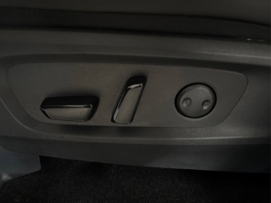 New 2025 Nissan Pathfinder Platinum w/ Cargo Package image 33