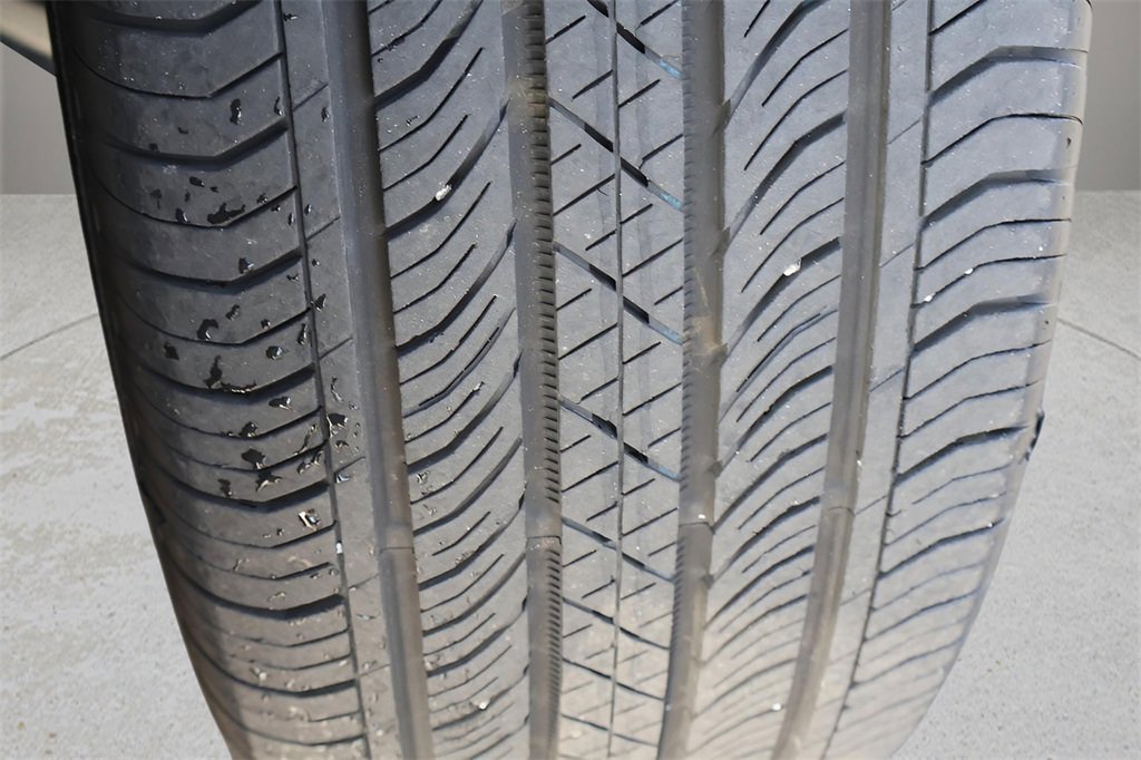 Certified 2024 Cadillac XT4 Luxury w/ Cold Weather Package image 28