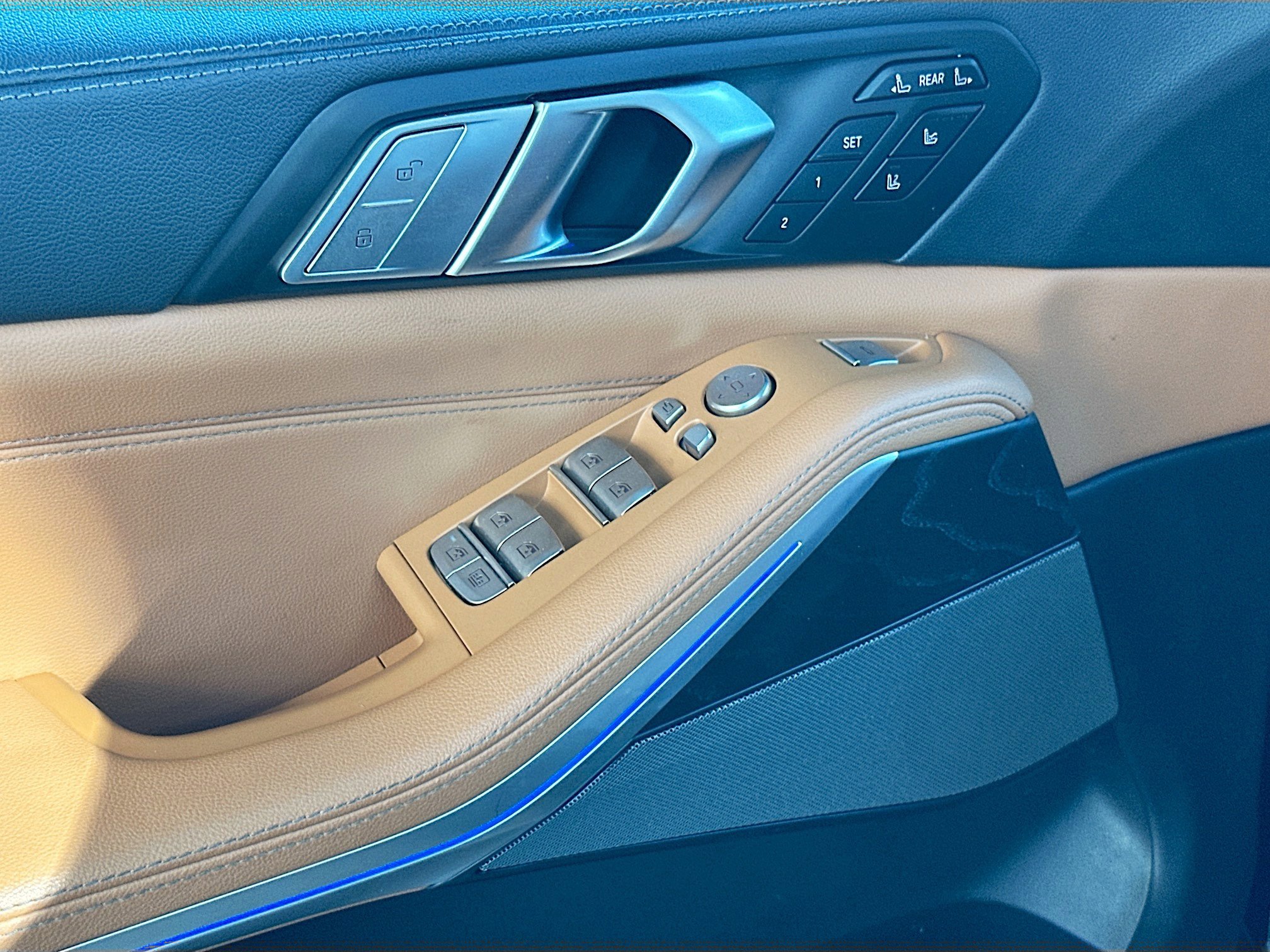 Certified 2022 BMW X7 xDrive40i w/ Premium Package image 18