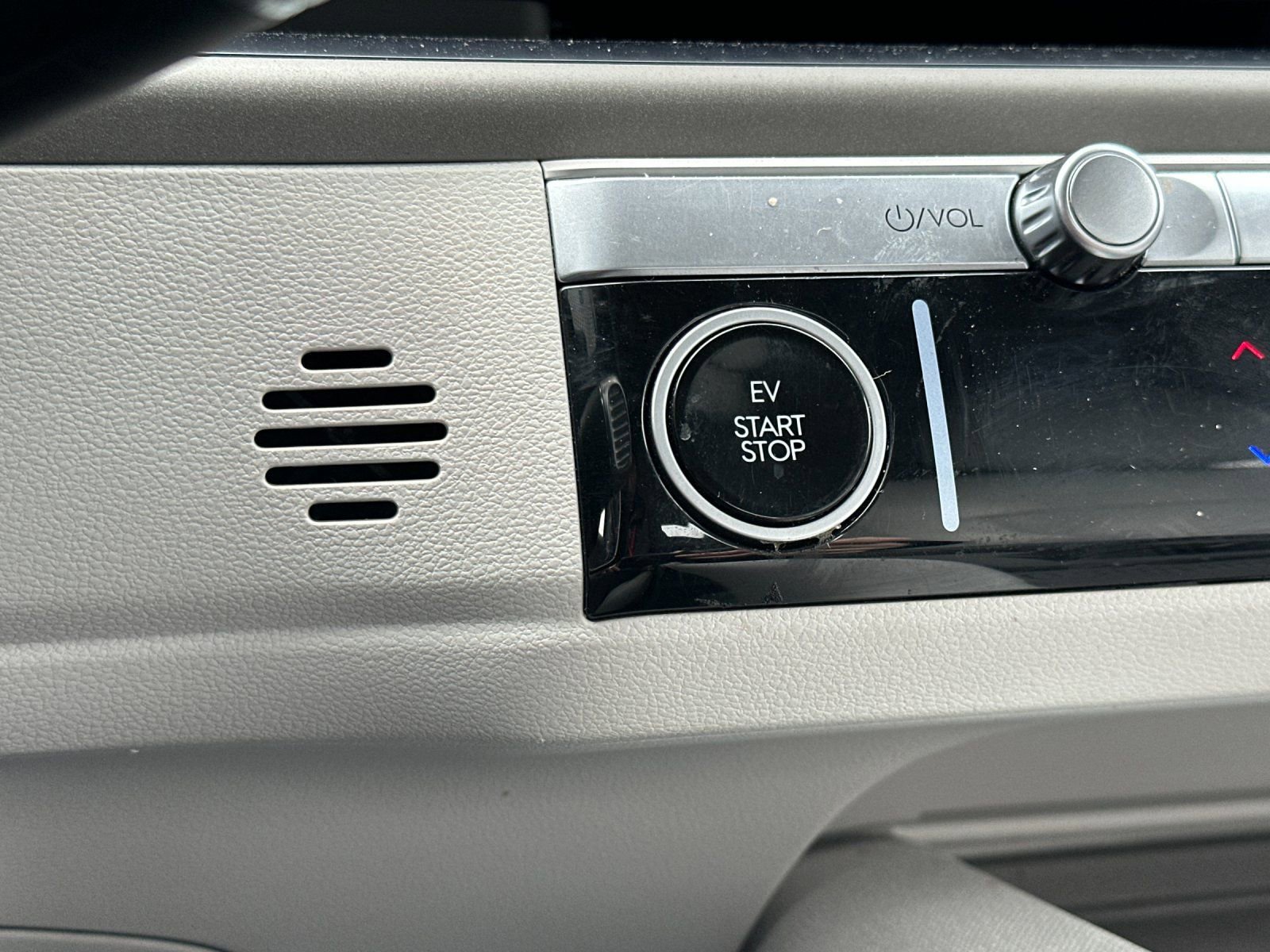 Used 2025 Hyundai Ioniq 6 SEL image 21