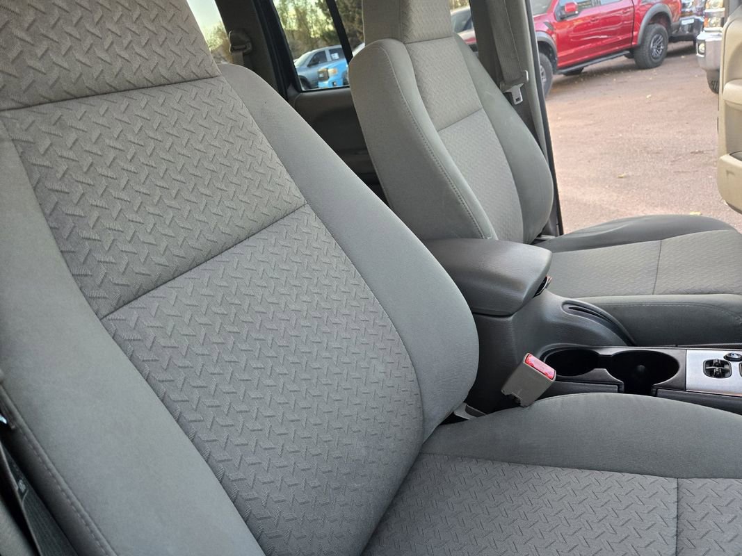 Used 2005 Jeep Liberty Renegade image 24