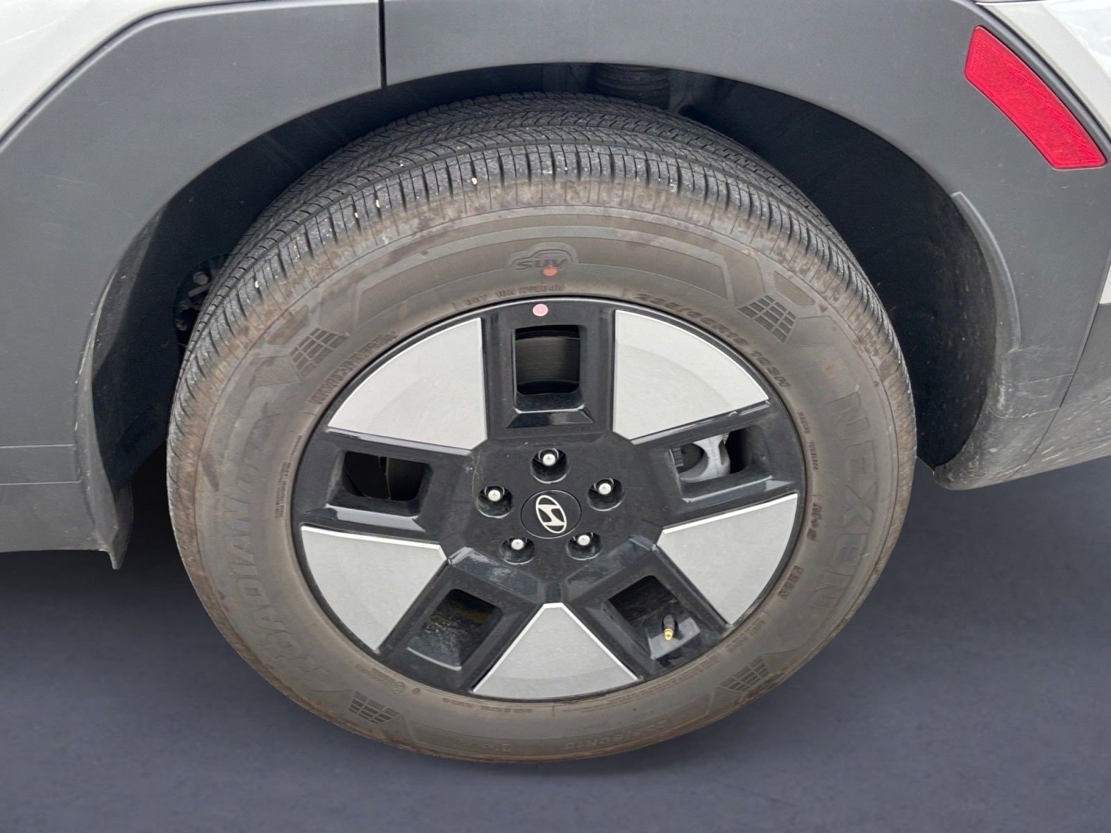 Used 2026 Hyundai Santa Fe SE FWD image 3