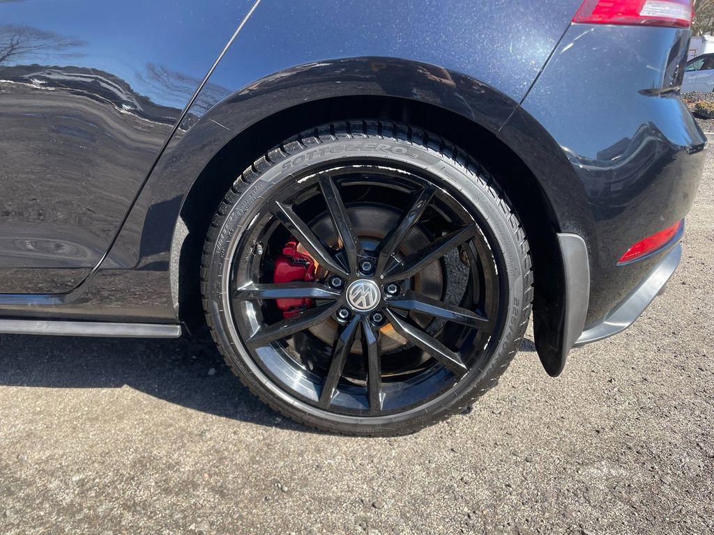 Used 2021 Volkswagen GTI SE image 31