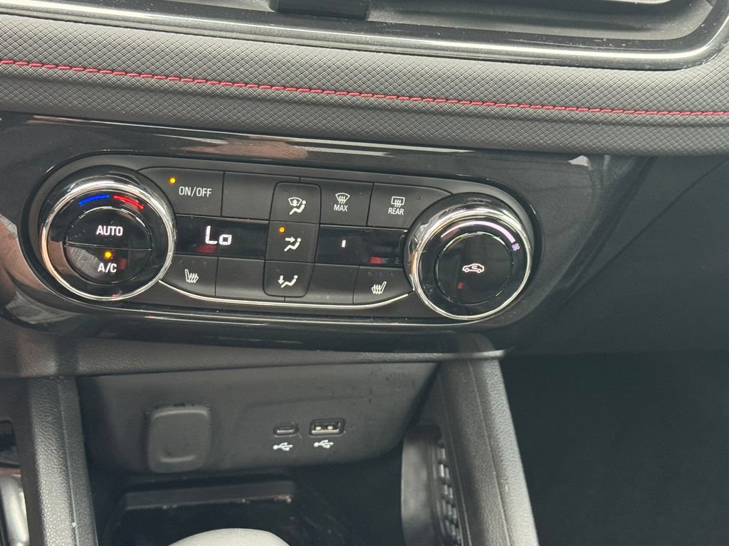 Used 2024 Chevrolet TrailBlazer RS w/ Convenience Package AWD/4WD image 12