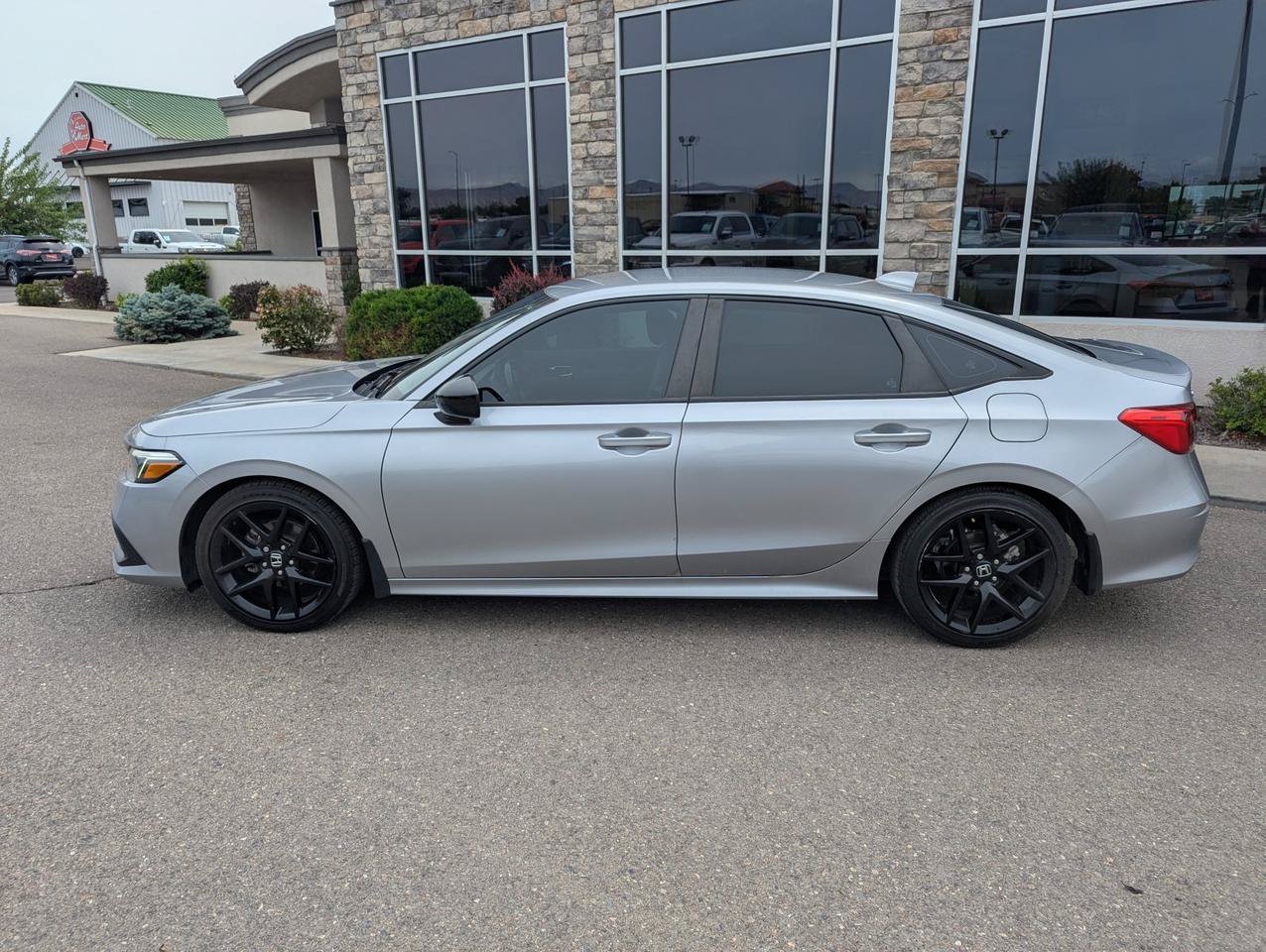 Used 2022 Honda Civic Sport image 2