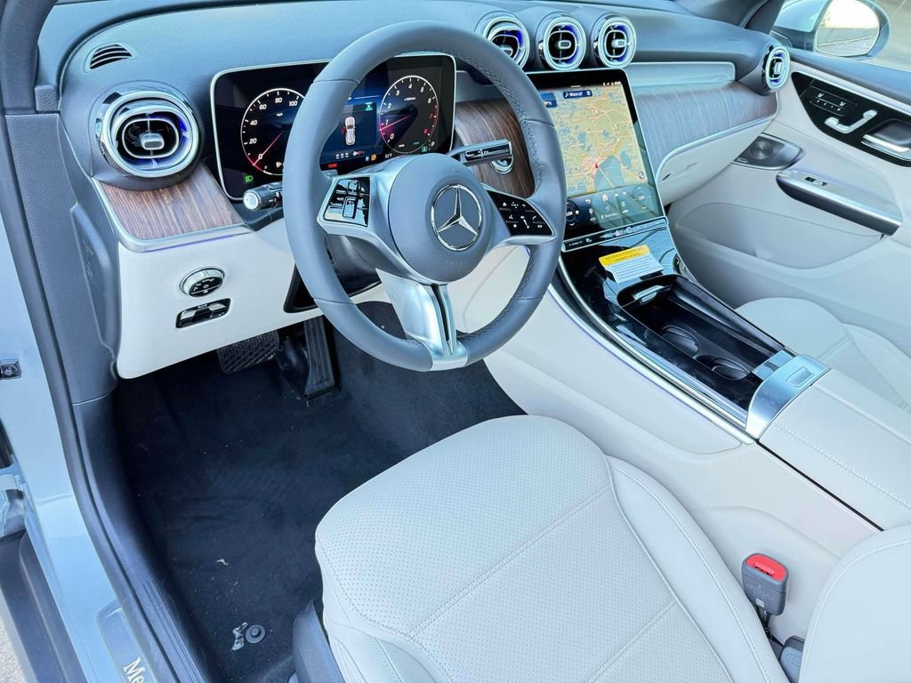 Used 2026 Mercedes-Benz GLC 300 image 9