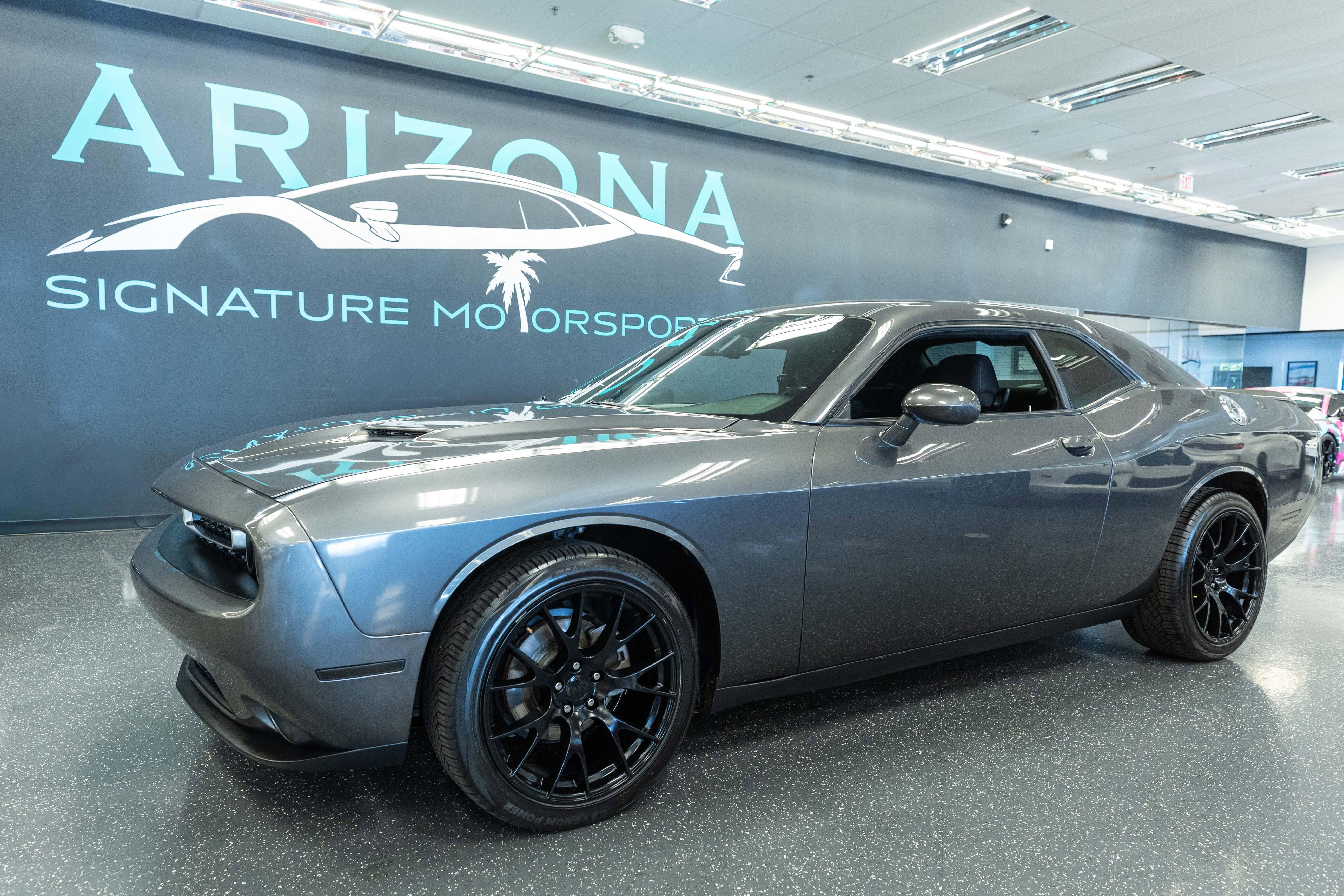 Used 2019 Dodge Challenger SXT RWD image 1