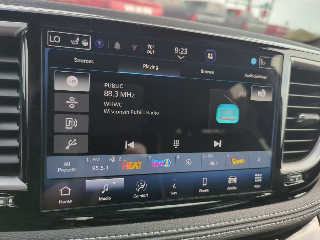 New 2027 Chrysler Pacifica Limited AWD/4WD image 13