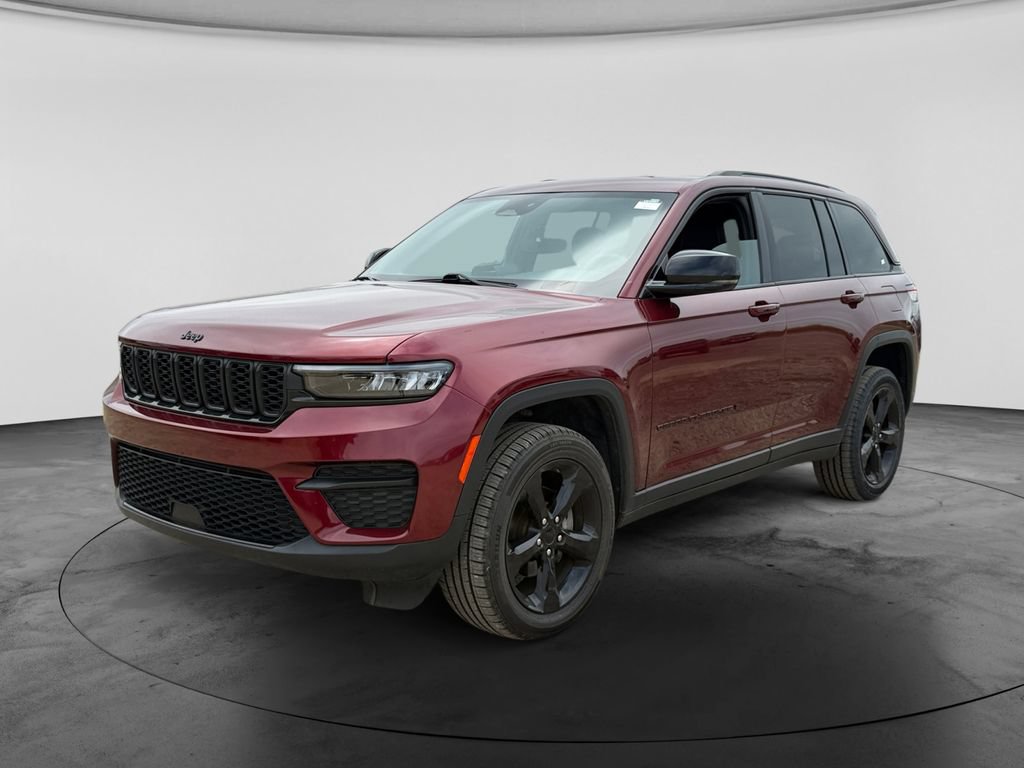 Used 2023 Jeep Grand Cherokee Altitude AWD/4WD image 5
