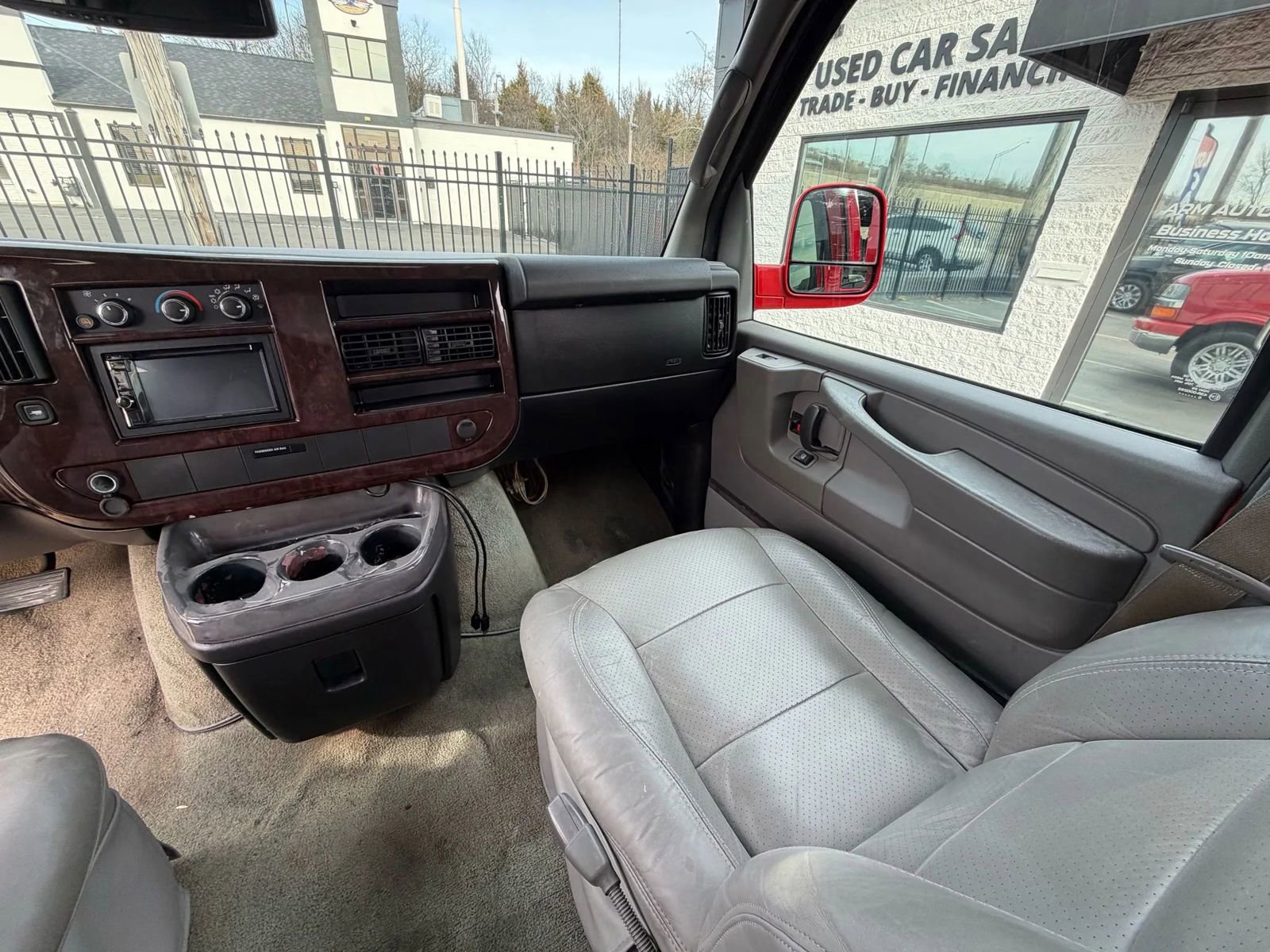 Used 2010 Chevrolet Express 1500 w/ Power Package image 30