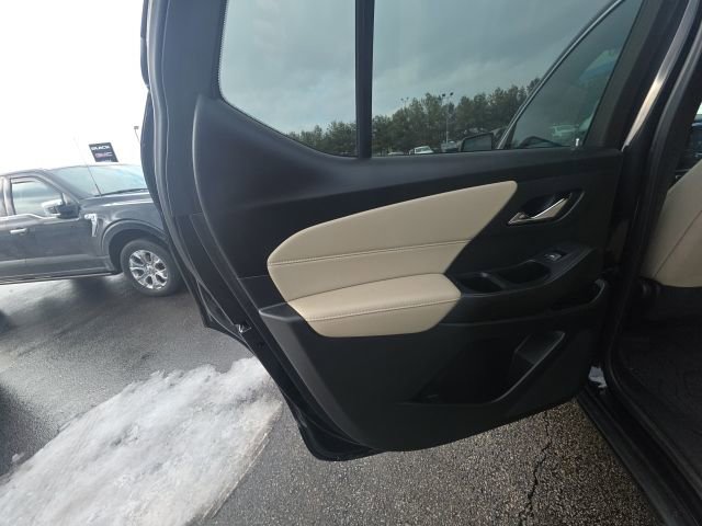 Used 2022 Chevrolet Traverse LS image 24