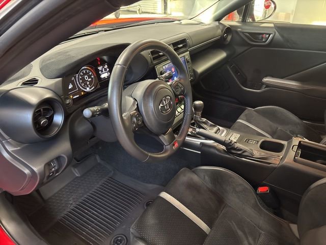 Used 2024 Toyota GR86 Premium image 9
