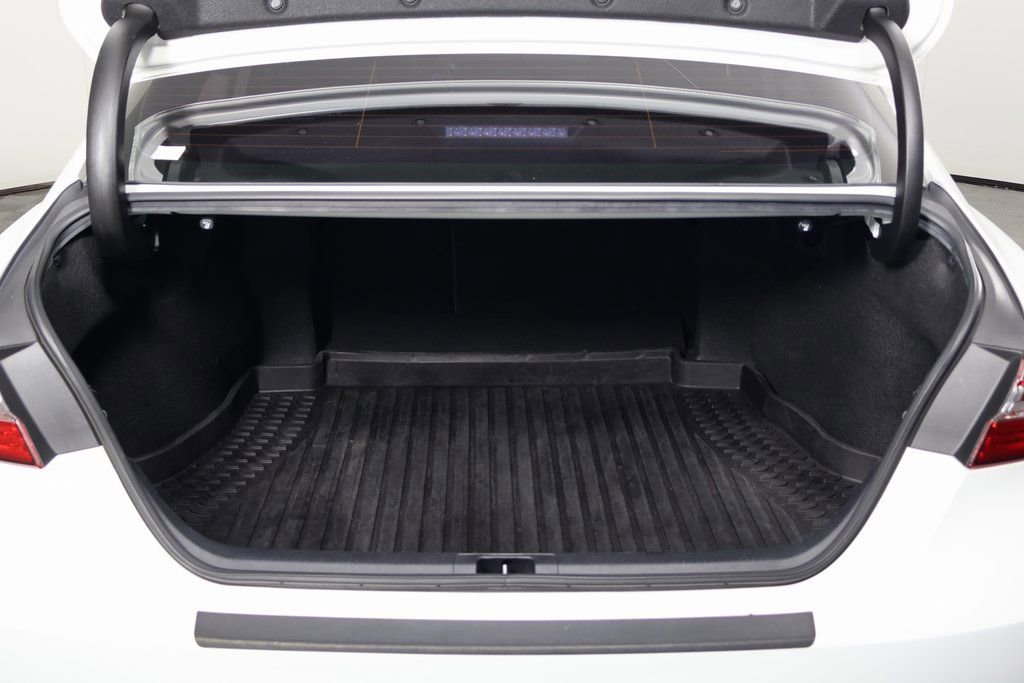 Used 2020 Toyota Camry SE FWD image 14
