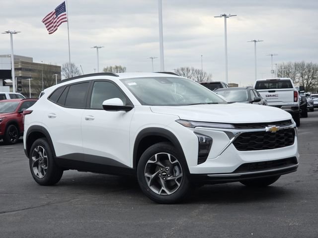 New 2026 Chevrolet Trax LT w/ Driver Confidence Package FWD image 2