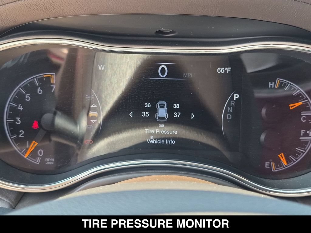 Used 2020 Jeep Grand Cherokee Overland AWD/4WD image 20