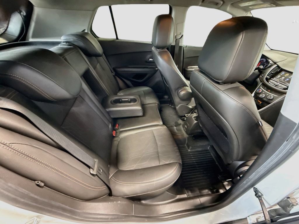 Used 2019 Chevrolet Trax LT w/ LT Convenience Package AWD/4WD image 24