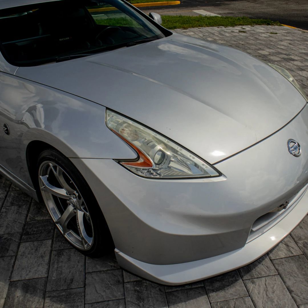 Used 2009 Nissan 370Z NISMO RWD image 9
