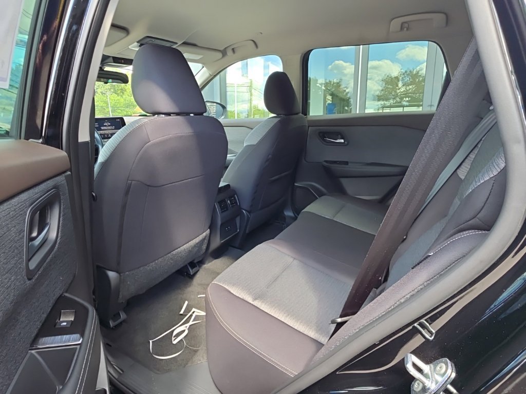Certified 2023 Nissan Rogue SV AWD/4WD image 11
