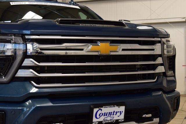 Used 2024 Chevrolet Silverado 3500 High Country w/ Technology Package image 11