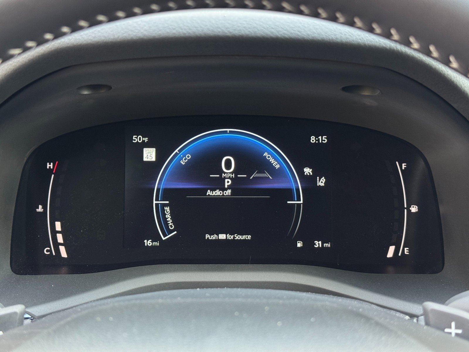 Used 2025 Toyota Camry SE w/ Convenience Package image 16