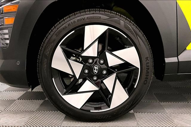 Used 2025 Hyundai Kona Limited FWD image 10