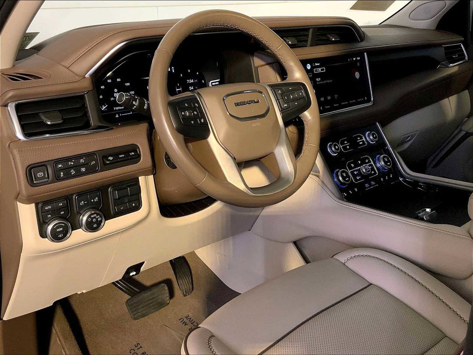 Used 2022 GMC Yukon Denali w/ Max Trailering Package image 4