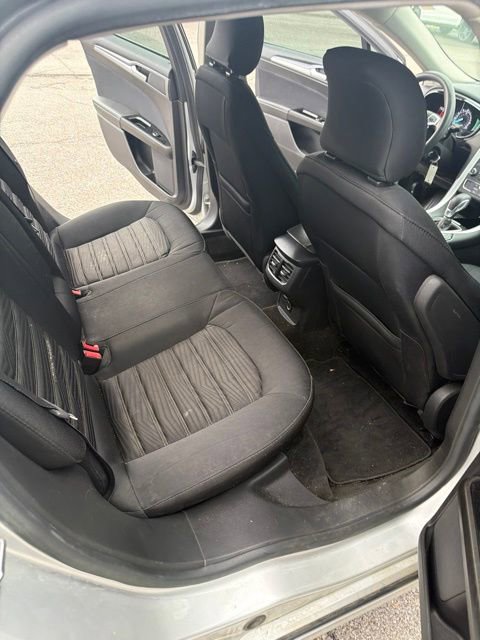 Used 2016 Ford Fusion SE FWD image 28