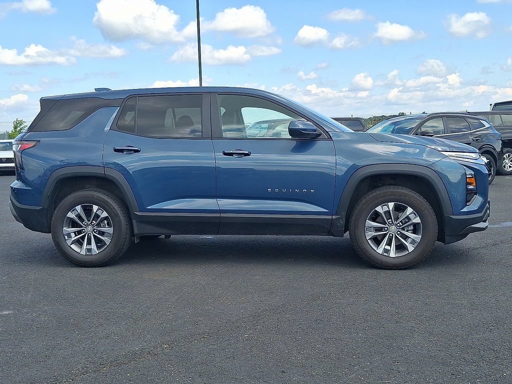 Used 2026 Chevrolet Equinox LT w/ Convenience Package II AWD/4WD image 7