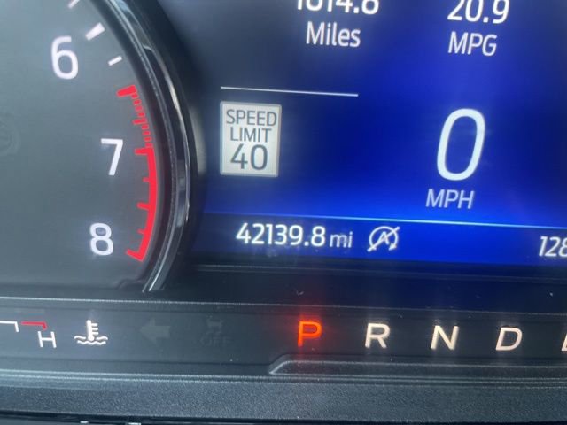 Used 2023 Ford Explorer Limited image 2