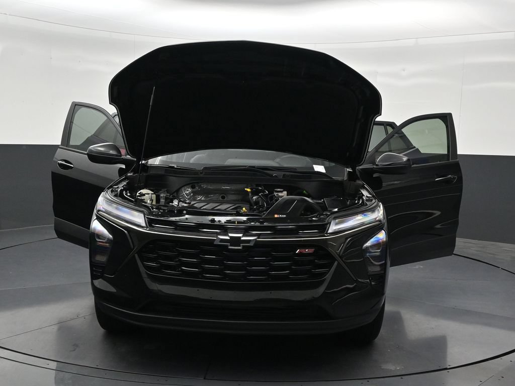 Used 2025 Chevrolet Trax RS FWD image 36