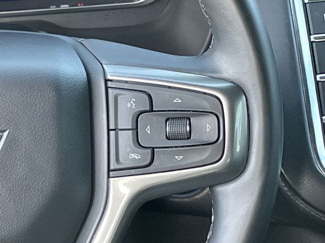 Used 2023 Chevrolet Tahoe Z71 w/ Luxury Package AWD/4WD image 13