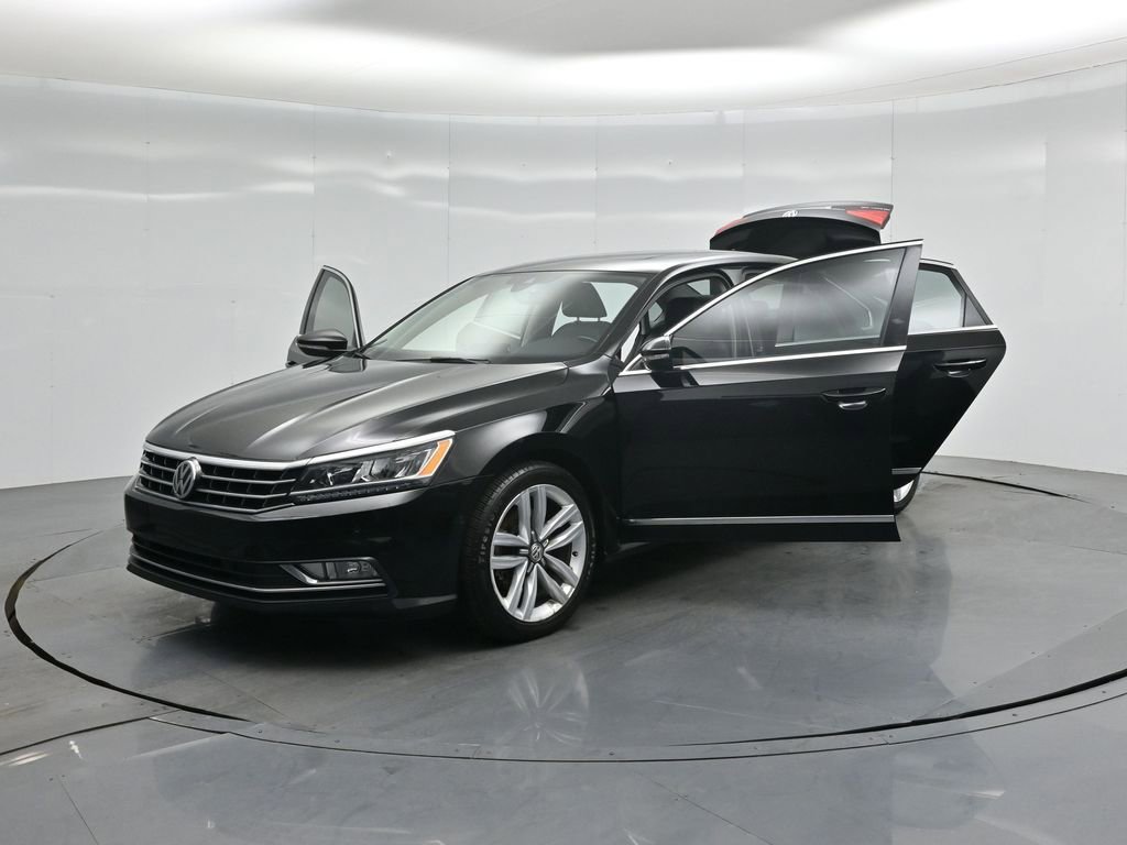 Used 2016 Volkswagen Passat 3.6 SEL Premium image 28