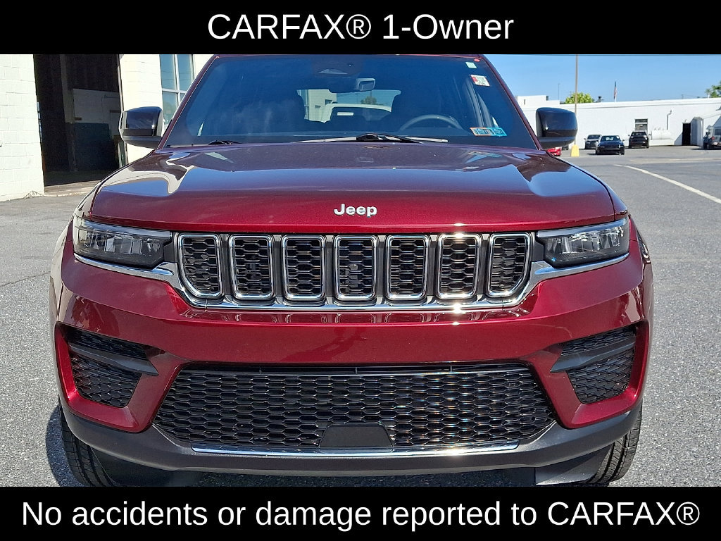 Certified 2025 Jeep Grand Cherokee Laredo w/ Luxury Tech Group I AWD/4WD image 2