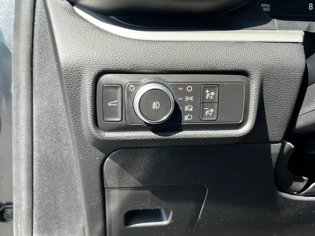 Used 2020 Ford Explorer XLT w/ Equipment Group 202A image 23