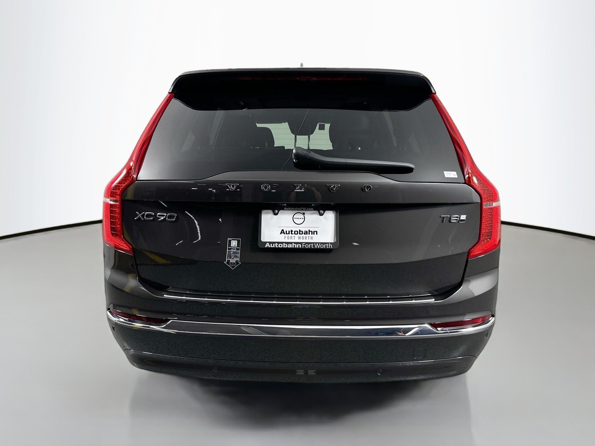 Certified 2025 Volvo XC90 T8 Plus w/ Protection Package Premier AWD/4WD image 6